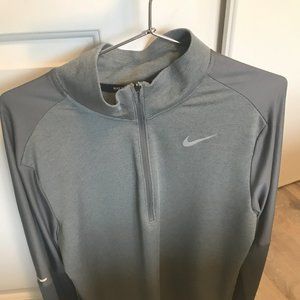 Nike Men's Element Run 1/2 Zip Long Sleeve Shirt - Smoke Grey - Size M